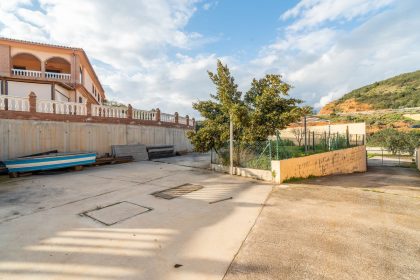 b33da6f3a79383c34e15bf4bf2632fdc - 53