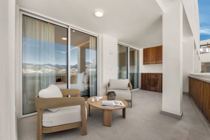 b3468618121865eaa6ce9870fcb7bf4a - 14