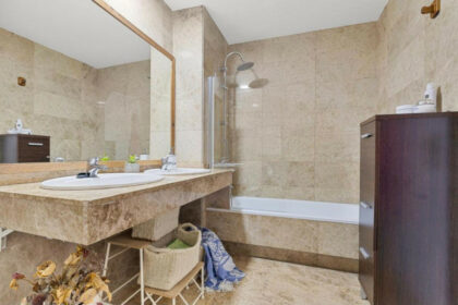 b34dfa647bd2aa2eaa052fe33bebe110 - 15