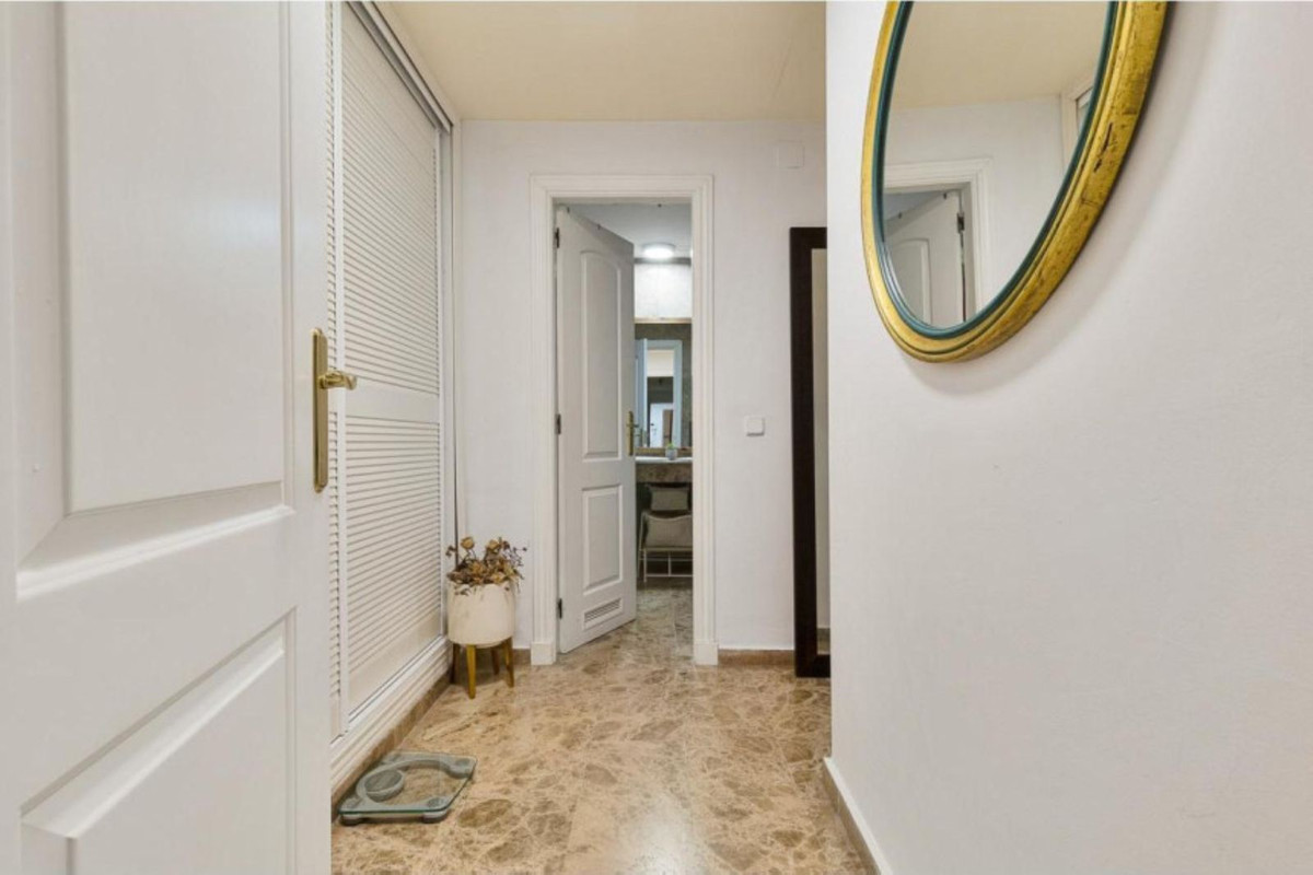 b34dfa647bd2aa2eaa052fe33bebe110 - 18