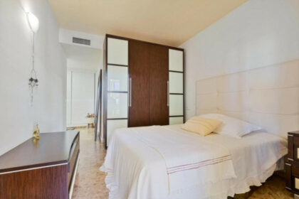 b34dfa647bd2aa2eaa052fe33bebe110 - 19