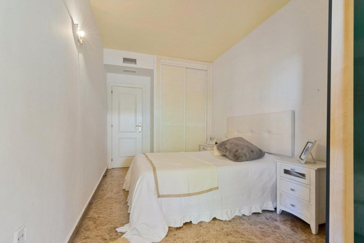 b34dfa647bd2aa2eaa052fe33bebe110 - 20