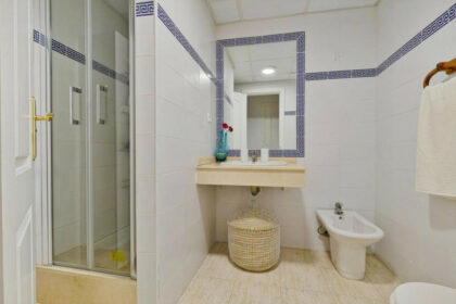 b34dfa647bd2aa2eaa052fe33bebe110 - 21