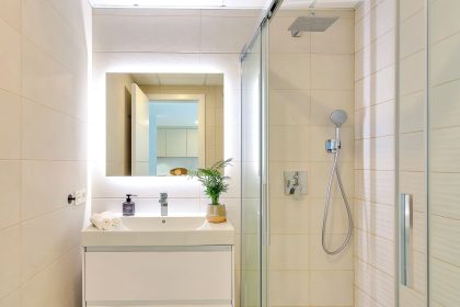 b37452d9891690a96936a0b26103a25d - 19