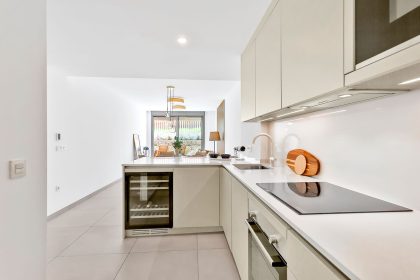 b37452d9891690a96936a0b26103a25d - 9