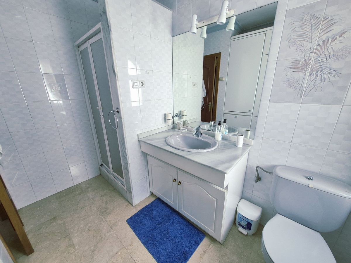 b3d7d7215547f834f04f7e2f7de49949 - 17