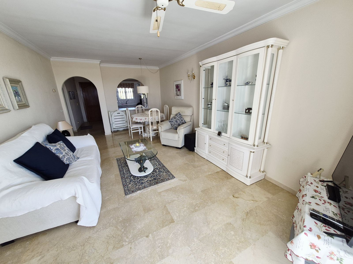 b3d7d7215547f834f04f7e2f7de49949 - 18