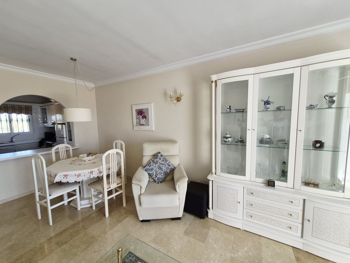 b3d7d7215547f834f04f7e2f7de49949 - 20