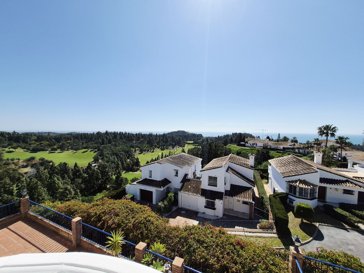 b3d7d7215547f834f04f7e2f7de49949 - 21