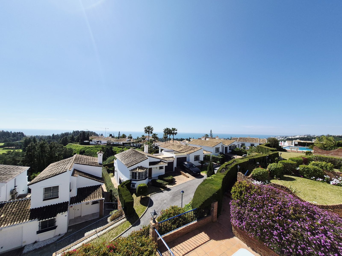 b3d7d7215547f834f04f7e2f7de49949 - 22