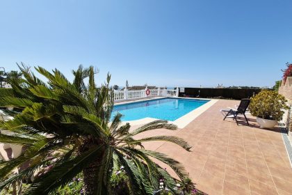 b3d7d7215547f834f04f7e2f7de49949 - 23