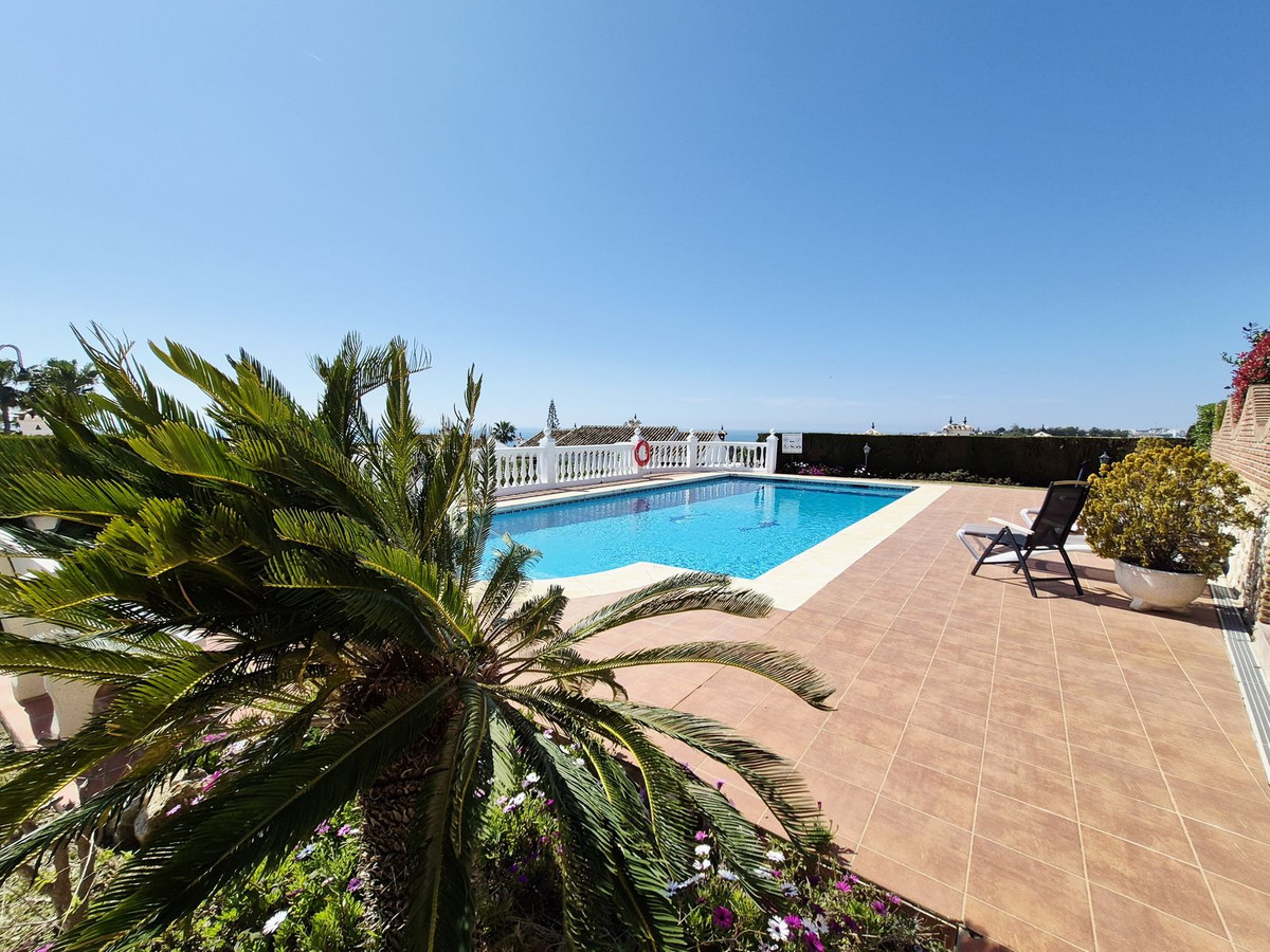 b3d7d7215547f834f04f7e2f7de49949 - 23