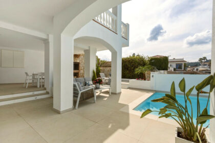 b40497574ef052328dd5b2db8f8687d8 - 18