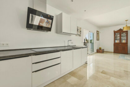 b40497574ef052328dd5b2db8f8687d8 - 21