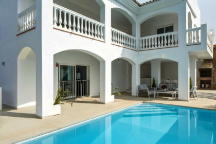 b40497574ef052328dd5b2db8f8687d8 - 23