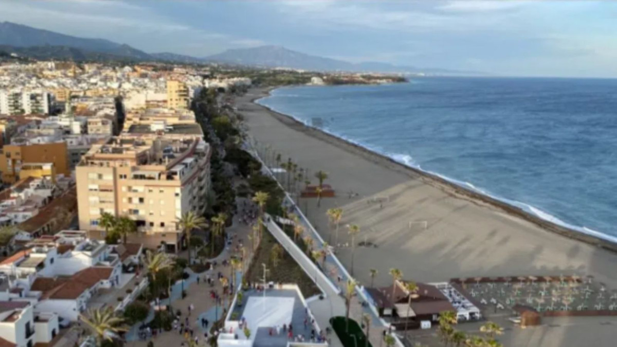 b40b9d19cce3d5fb8a584f85e453d15b - 1