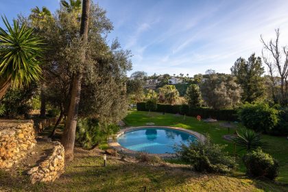 b4fcab5bcf183b0f56a270f99a1cfb94 - 20