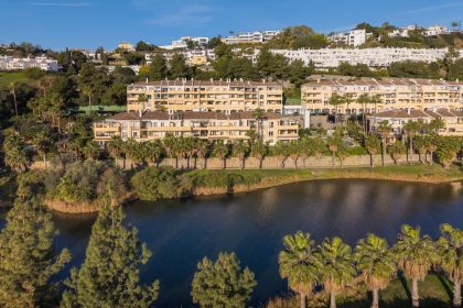 b4fcab5bcf183b0f56a270f99a1cfb94 - 23