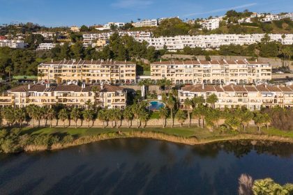 b4fcab5bcf183b0f56a270f99a1cfb94 - 24