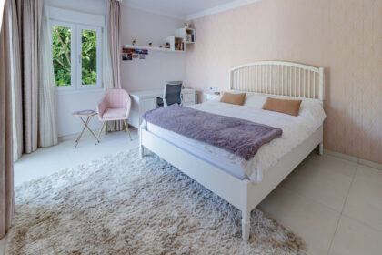 b52ca5fa8f0c5b799d1d8592305155be - 10