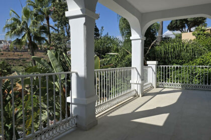 b52ca5fa8f0c5b799d1d8592305155be - 12