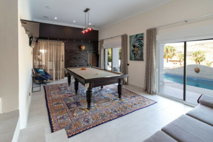 b52ca5fa8f0c5b799d1d8592305155be - 20