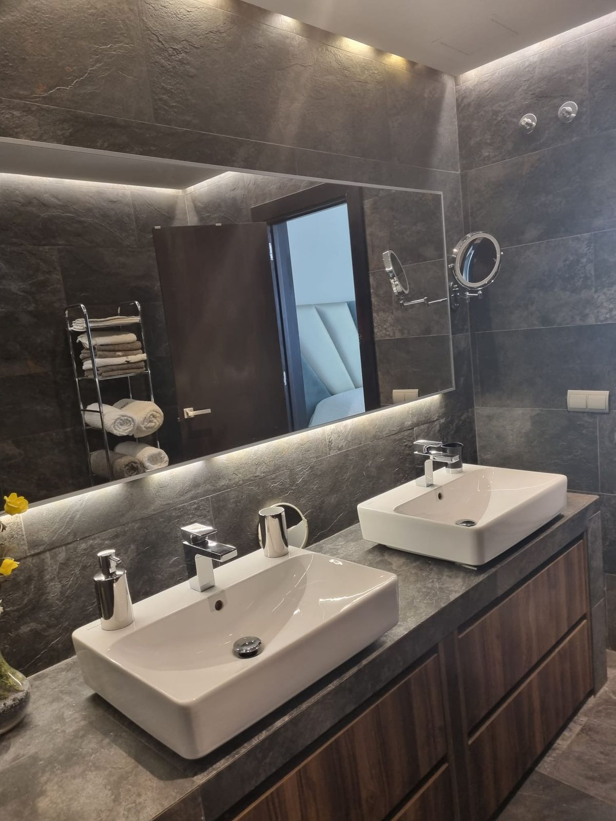 b52eea2e980d7669b7d5eb7b024df032 - 11