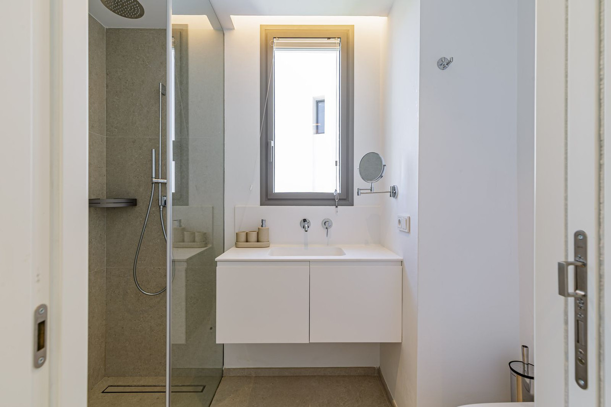 b54f123bd60175c1c6165fe9f79c7b9c - 23