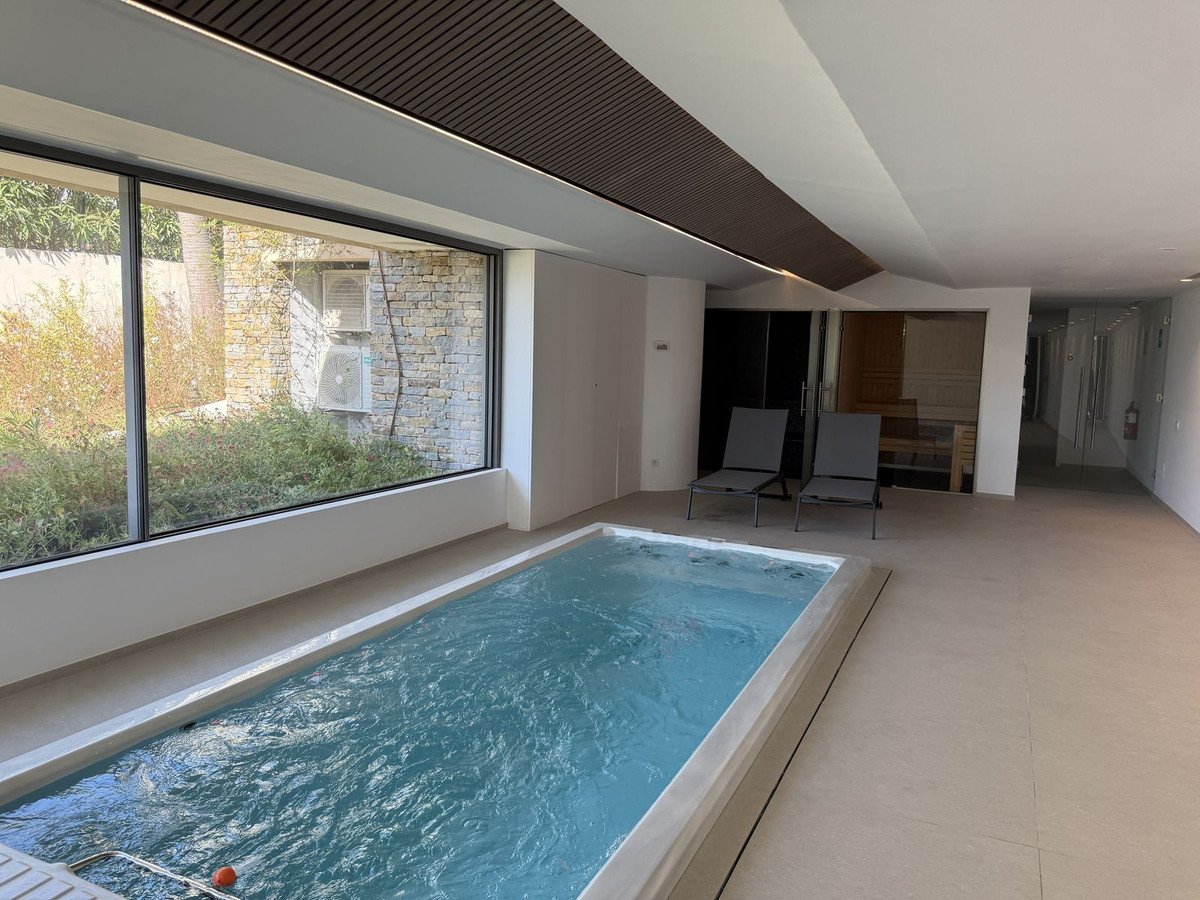 b54f123bd60175c1c6165fe9f79c7b9c - 24