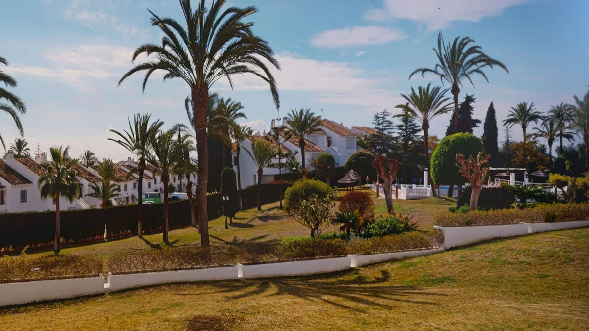 b60d83aa9a3e5eef71079f598c440872 - 25