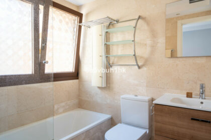 b6b04b3eb97028cc23fc8070dff511a4 - 23