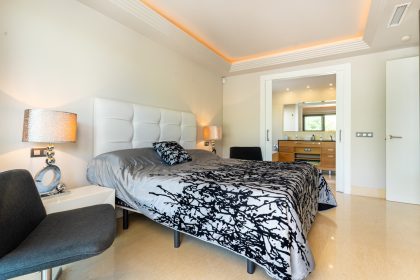 b6f91481a9976f929b9e05ab23da75c7 - 13