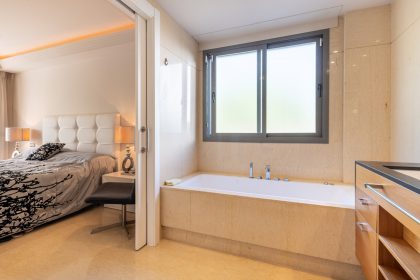 b6f91481a9976f929b9e05ab23da75c7 - 14