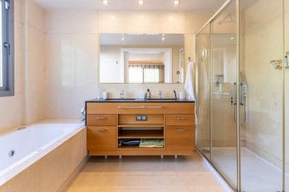 b6f91481a9976f929b9e05ab23da75c7 - 15