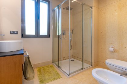 b6f91481a9976f929b9e05ab23da75c7 - 19