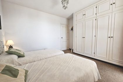 b76e3a72c53cf7f2fb4ae70093ea7850 - 9