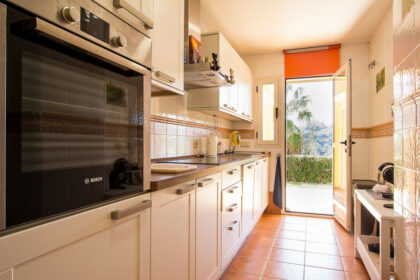 b7733d9f568d49be002c9ff6d14b565f - 25