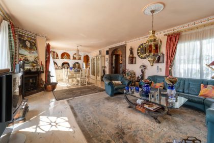 b7ca0b0b644335d117d3a1136231a335 - 15