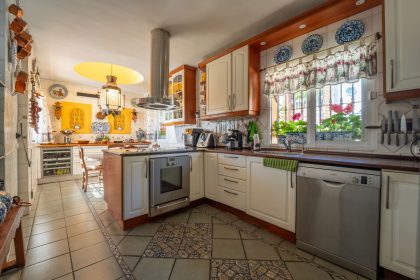 b7ca0b0b644335d117d3a1136231a335 - 19