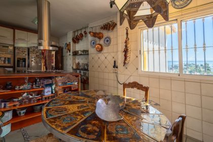 b7ca0b0b644335d117d3a1136231a335 - 23