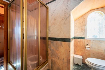 b7ca0b0b644335d117d3a1136231a335 - 34