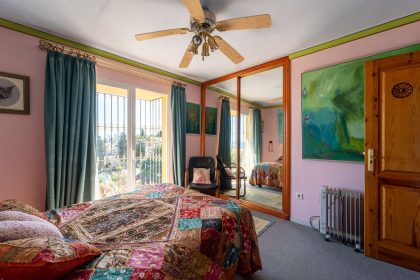 b7ca0b0b644335d117d3a1136231a335 - 36