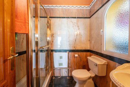 b7ca0b0b644335d117d3a1136231a335 - 42