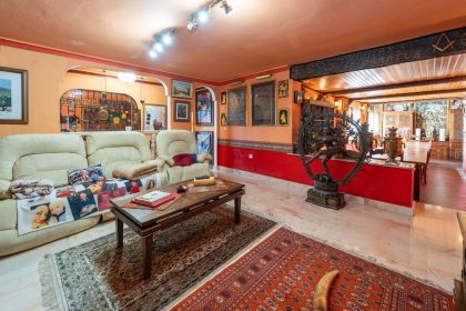 b7ca0b0b644335d117d3a1136231a335 - 44