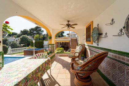 b7ca0b0b644335d117d3a1136231a335 - 60