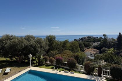 b7ca0b0b644335d117d3a1136231a335 - 70