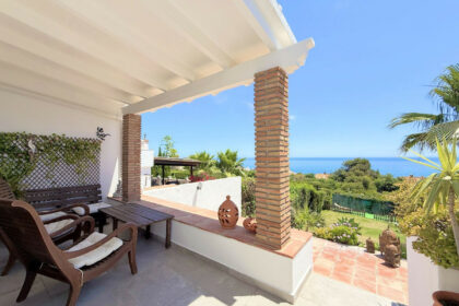 b831c3e6519d6b4f438f6af8cfc0fa32 - 32