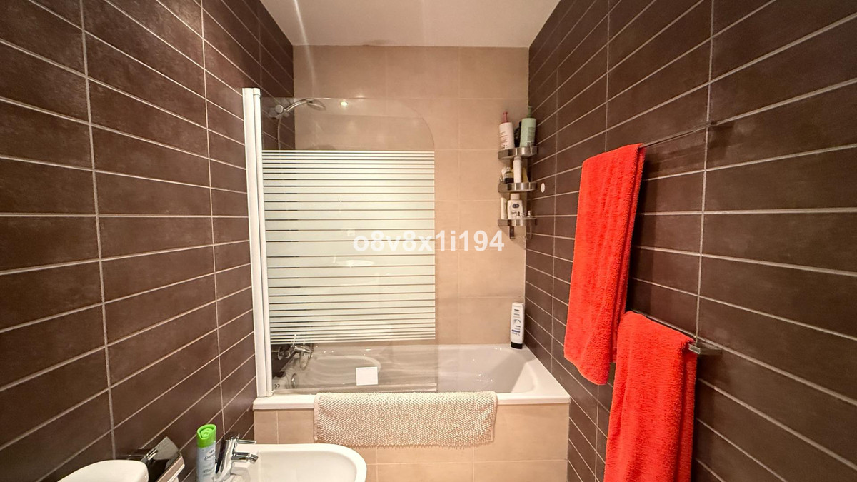 b85c90b58a99d7c2bf90b981f4d9540c - 12