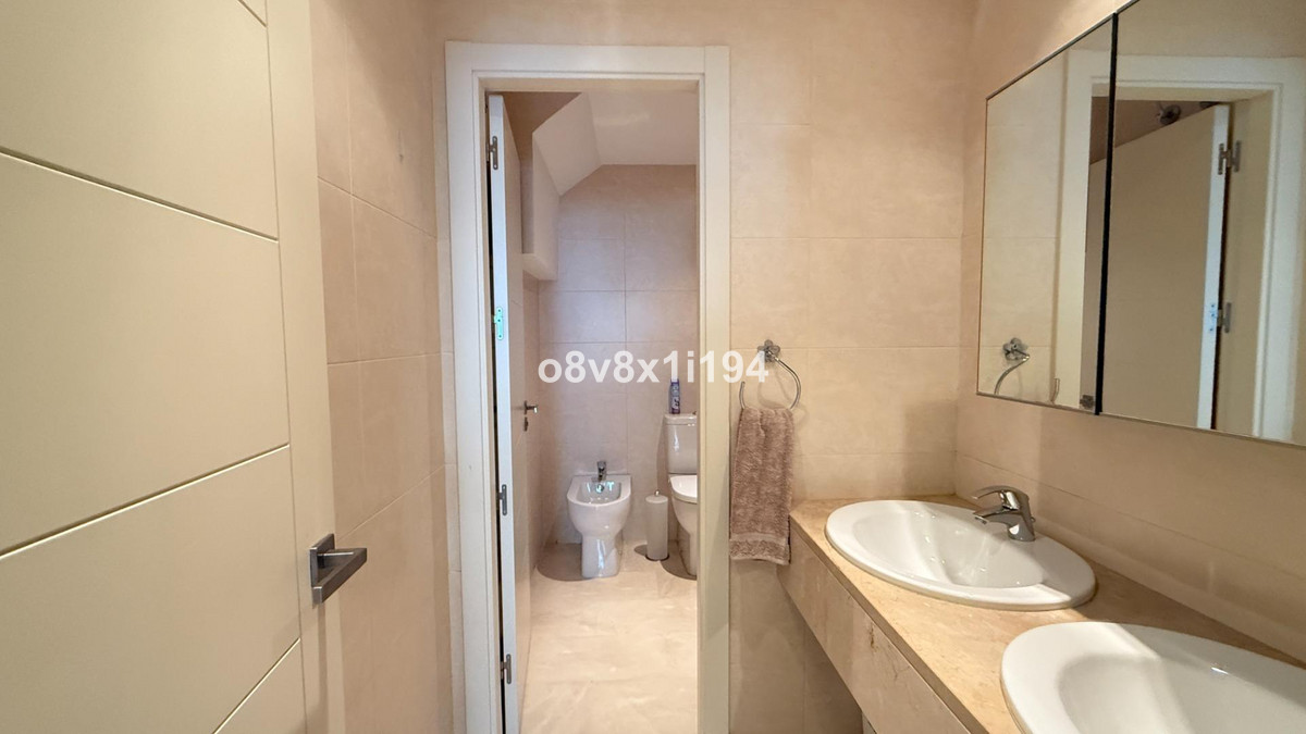 b85c90b58a99d7c2bf90b981f4d9540c - 28