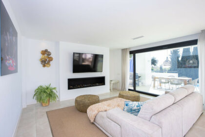 b86bfcc0770866763764349937ec0105 - 12